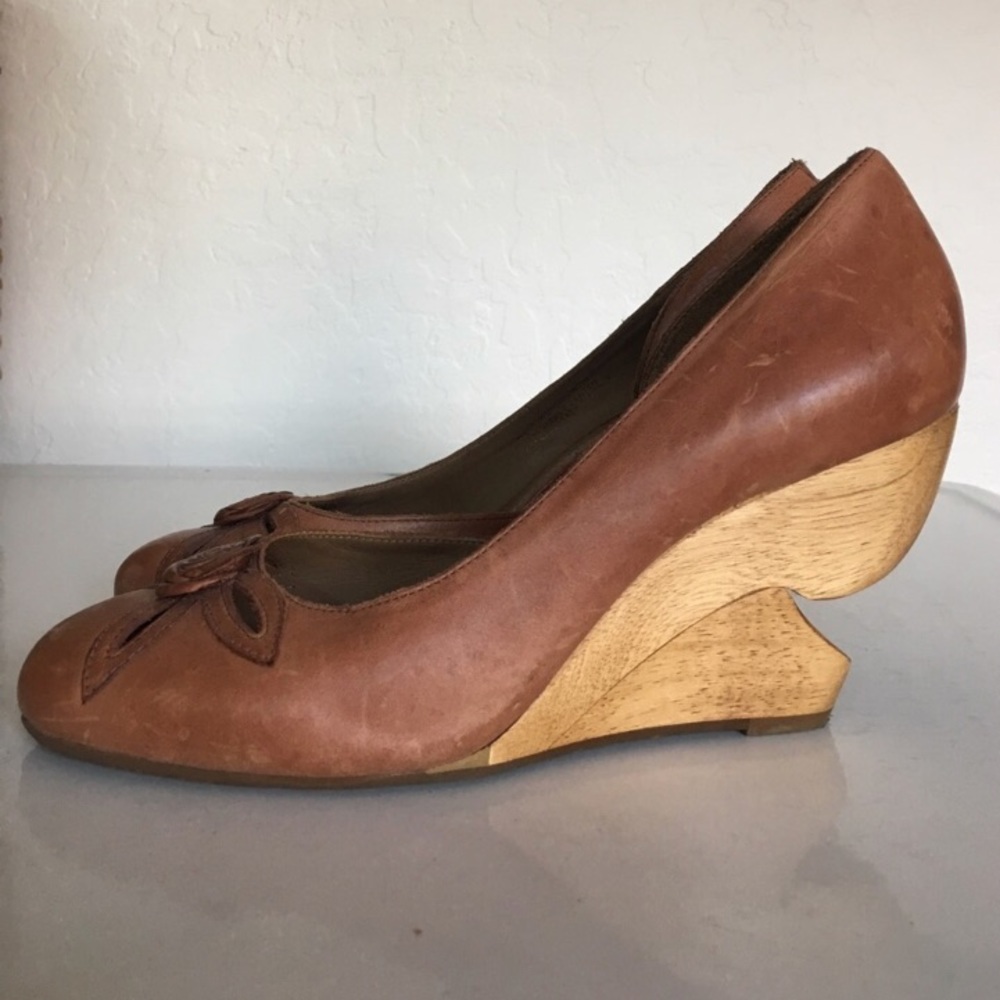Anthropologie size 9 leather heels